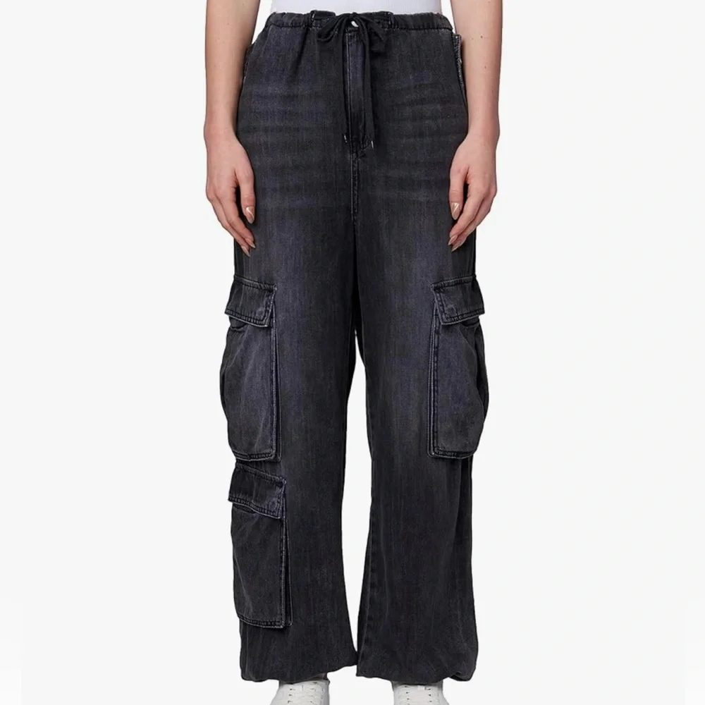 Blank NYC NWT Cargo pants Size 26